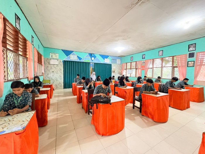 Air Mata dan Tawa Warnai Hari Terakhir Ujian Madrasah di MAN 2 Bungo Air Mata dan Tawa Warnai Hari Terakhir Ujian Madrasah di MAN 2 Bungo