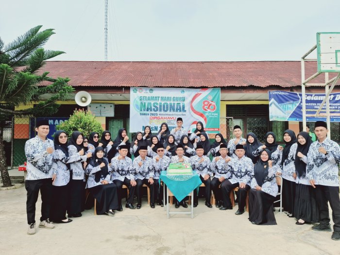 Kepala MTsN 2 Bungo Apresiasi Dukungan di Hari Guru Nasional