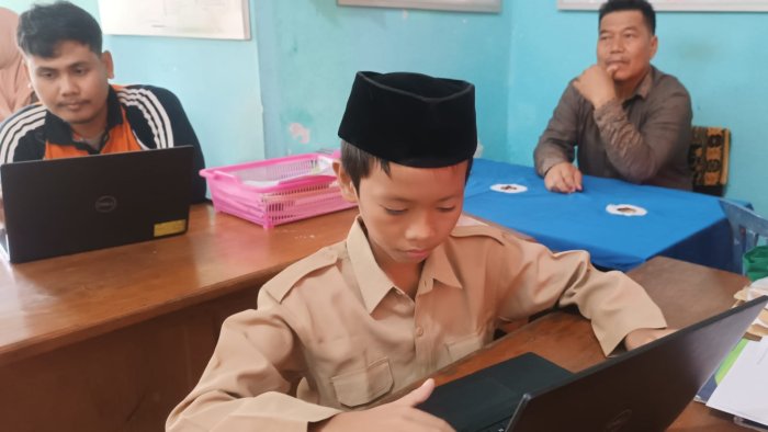 Proktor dan Teknisi TKA 2026 MIN 4 Tebo Ujicoba Fitur, Besok Perluas Jaringan untuk Simulasi Lanjutan