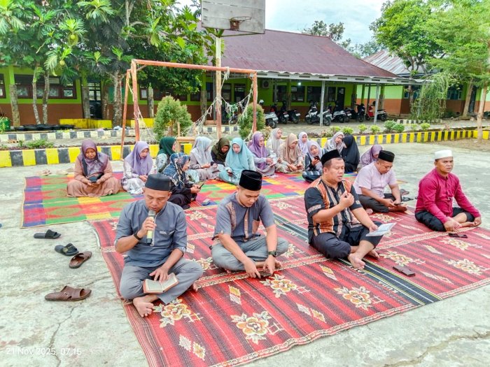 Kokohkan Spirit Religi, MTsN 1 Bungo Gelar Wirid Yasin Pertemuan Kedua Bulan November Kokohkan Spirit Religi, MTsN 1 Bungo Gelar Wirid Yasin Pertemuan Kedua Bulan November