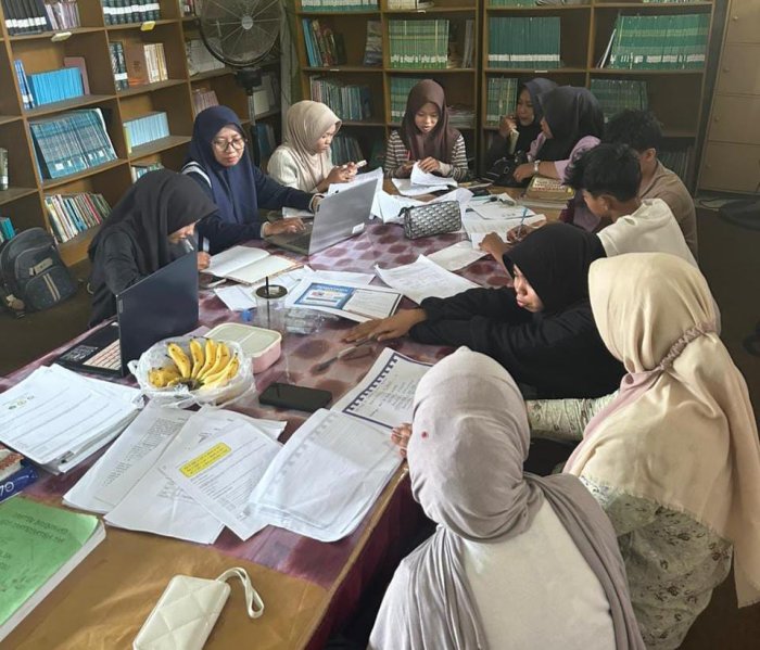 Kolaborasi Guru Pembimbing, MAN 2 Bungo Matangkan Persiapan Siswa Hadapi OMI 2026 Kolaborasi Guru Pembimbing, MAN 2 Bungo Matangkan Persiapan Siswa Hadapi OMI 2026