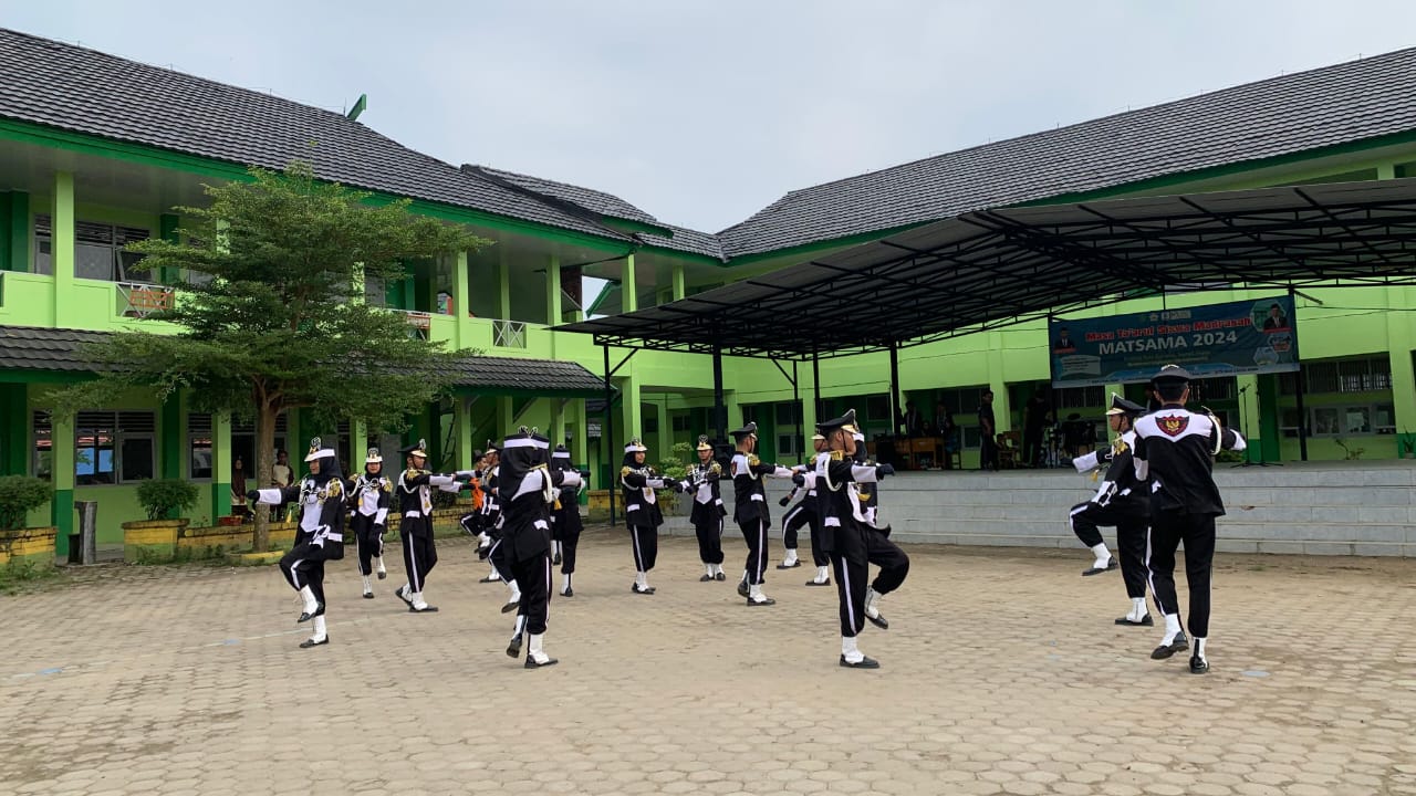 PASKIBRA KOMPAK GELAR PERTUNJUKAN DI MATSAMA PASKIBRA KOMPAK GELAR PERTUNJUKAN DI MATSAMA