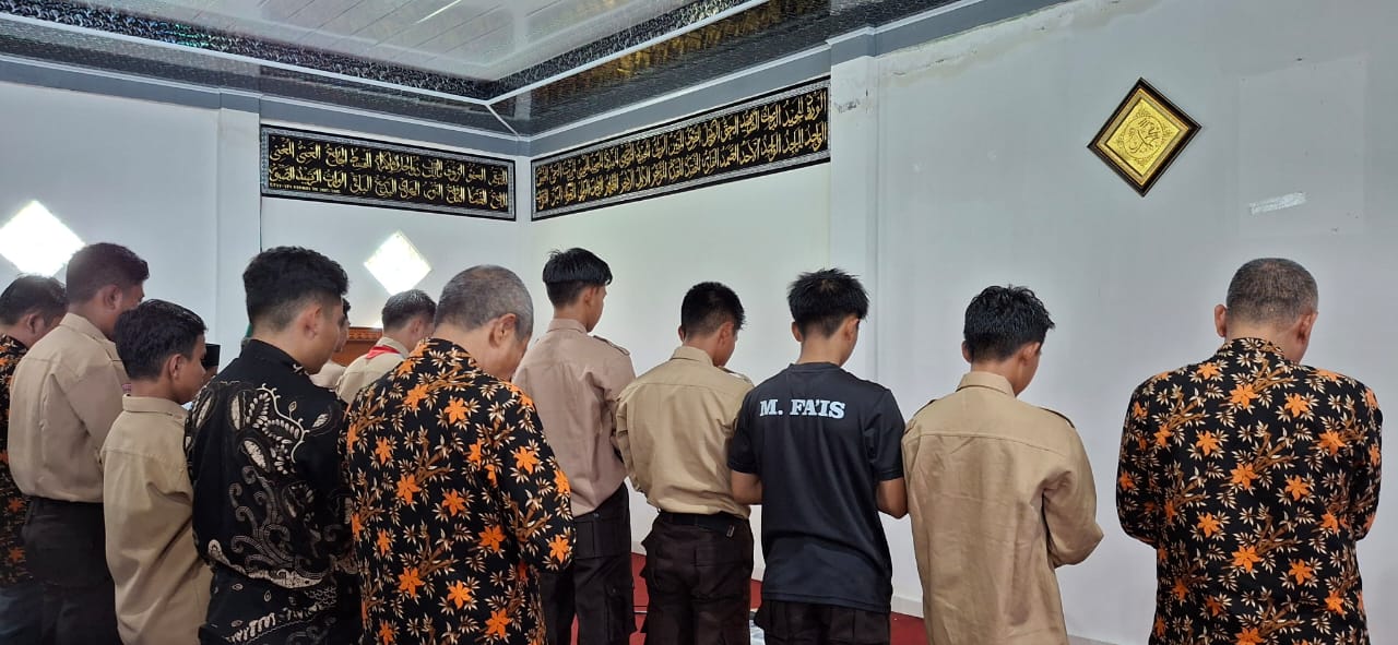 Rutinitas Shalat Dhuha Siswa MAN 1 Kerinci: Meningkatkan Kualitas Pembelajaran dan Karakter Positif