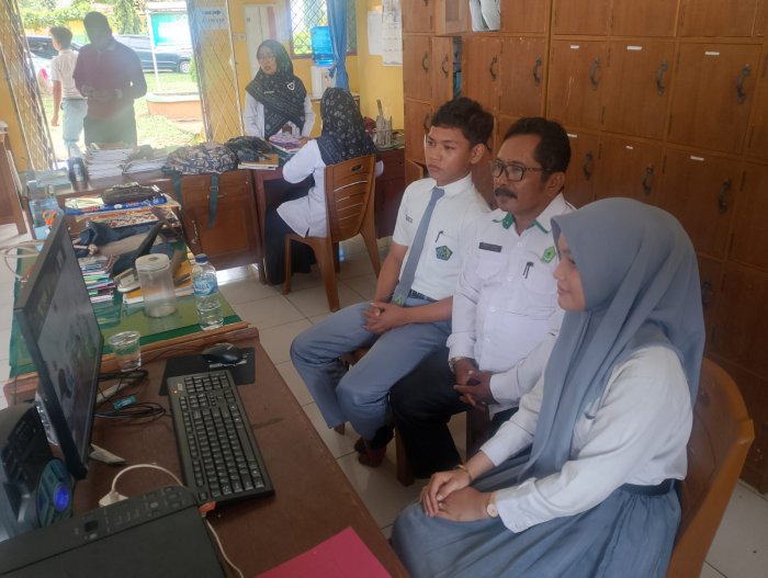 Wakil Kesiswaan MAN 2 Tebo Dukung Siswa Ikuti Program Duta Muda BPJS