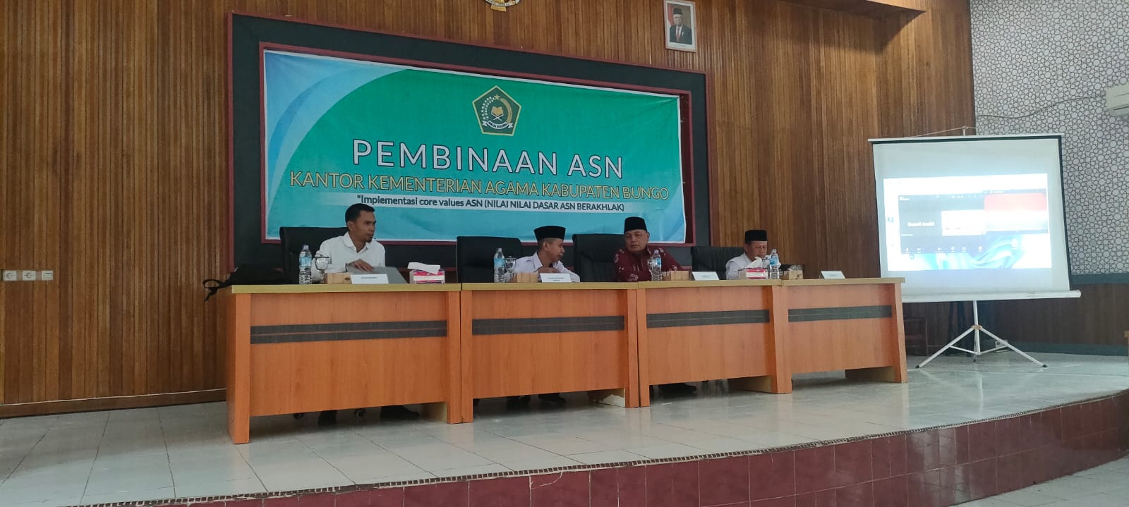 KEPALA MADRASAH IKUTI KEGIATAN PEMBINAAN ASN DI KANTOR KEMENTERIAN AGAMA KABUPATEN BUNGO KEPALA MADRASAH IKUTI KEGIATAN PEMBINAAN ASN DI KANTOR KEMENTERIAN AGAMA KABUPATEN BUNGO