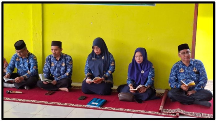 Awali Semester Ganjil dengan Berkah, Yasinan Perdana MTsN 1 Tebo Berjalan Khidmat di Aula Madrasah Awali Semester Ganjil dengan Berkah, Yasinan Perdana MTsN 1 Tebo Berjalan Khidmat di Aula Madrasah