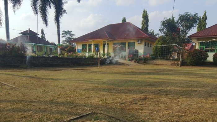 Siap Sambut Siswa, Tenaga Kebersihan MIN 4 Tebo Siagakan Fasilitas Usai Libur Lebaran