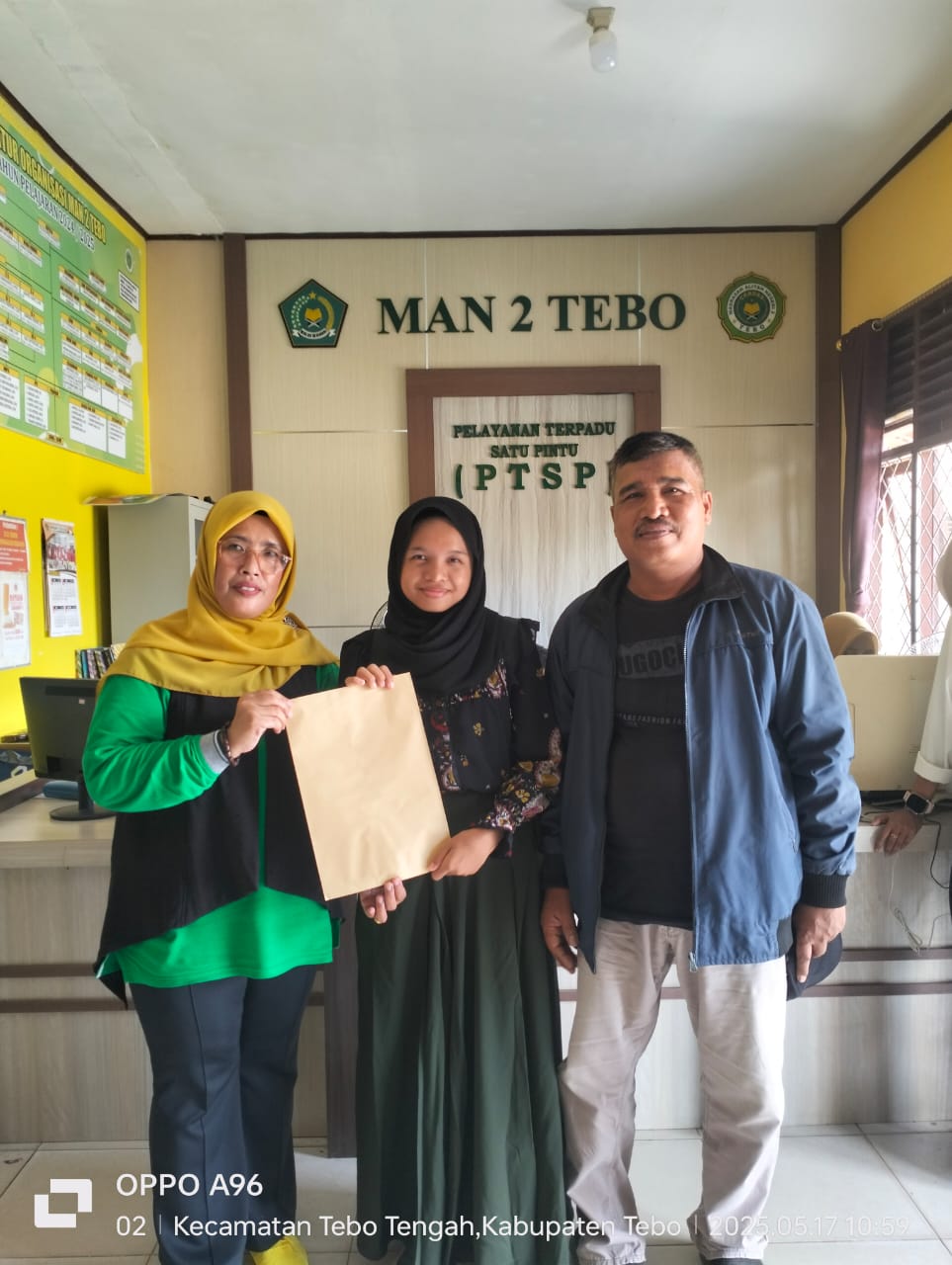 MAN 2 TEBO DISTRIBUSIKAN SURAT KETERANGAN LULUS TAHUN 2025 MAN 2 TEBO DISTRIBUSIKAN SURAT KETERANGAN LULUS TAHUN 2025