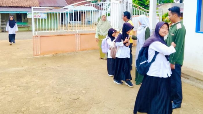 Bel Masuk Tak Lagi Sia-sia: Refleksi dan Keteladanan Kembalikan Makna Kedisiplinan di MIN 4 Tebo