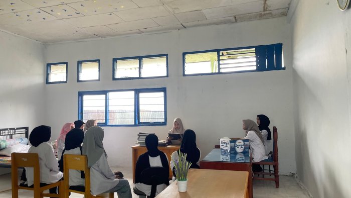 Peran aktif anggota UKM dalam menumbuhkan budaya hidup bersih dan sehat di lingkungan madrasah Peran aktif anggota UKM dalam menumbuhkan budaya hidup bersih dan sehat di lingkungan madrasah