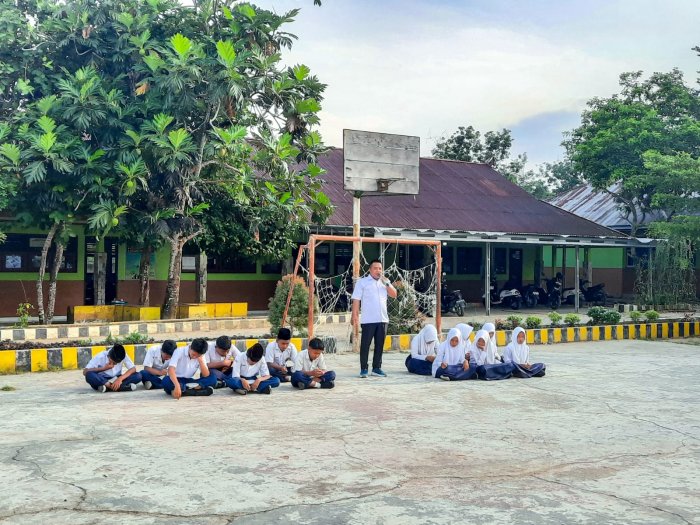 Pesan Penuh Makna dari Pak Muzani, S.S.: Tak Akan Kembali Hari-Hari yang Telah Berlalu Pesan Penuh Makna dari Pak Muzani, S.S.: Tak Akan Kembali Hari-Hari yang Telah Berlalu