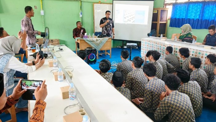 Sambutan Kepala Cabang FIF Group Tanjab Barat Sambutan Kepala Cabang FIF Group Tanjab Barat