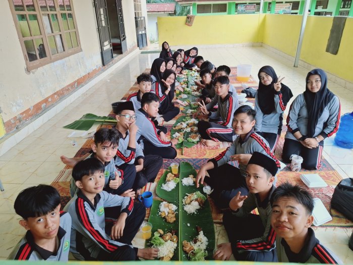 Syukuri Kelancaran MATAMUDA, OSIM MTsN 2 Bungo Gelar Acara Makan Bersama Syukuri Kelancaran MATAMUDA, OSIM MTsN 2 Bungo Gelar Acara Makan Bersama