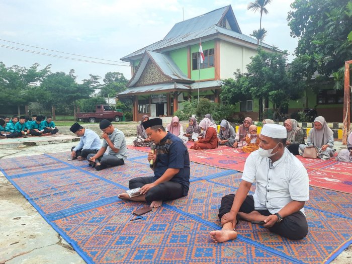 Wirid Yasin Sarana Pembinaan Karakter Nan Islami