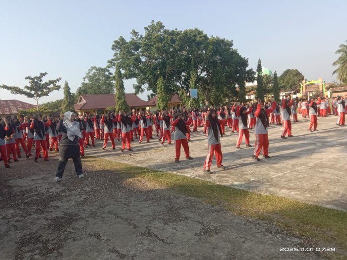 Sabtu Sehat, MAN 2 Tebo Laksanakan Senam Pagi Bersama Sabtu Sehat, MAN 2 Tebo Laksanakan Senam Pagi Bersama