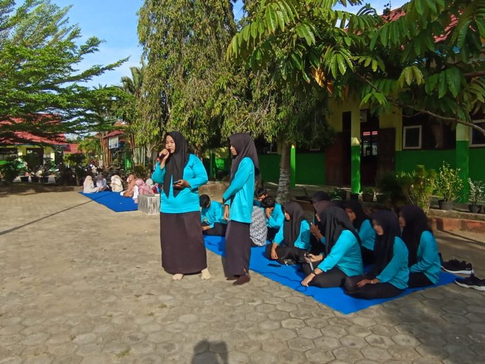 Desma Jessi, dan Febriyana Siswi MAN 2 Bungo Tampil Memukau dalam Kegiatan Pengembangan Diri Desma Jessi, dan Febriyana Siswi MAN 2 Bungo Tampil Memukau dalam Kegiatan Pengembangan Diri