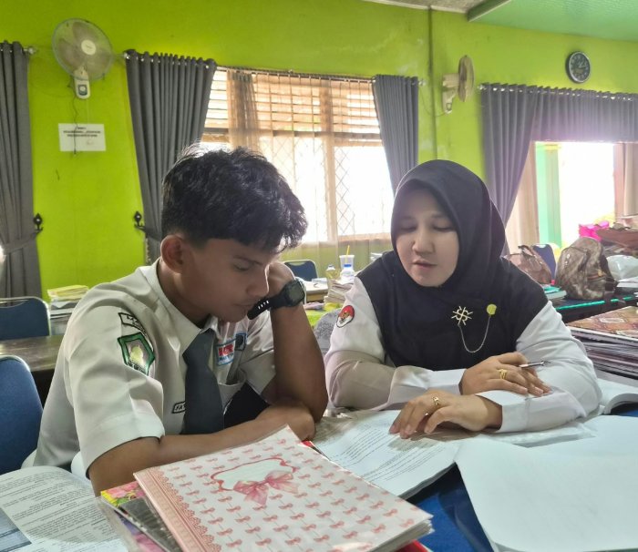 Jelang OMI Provinsi, Guru Pembimbing Gencarkan Latihan Mapel Kimia MAN 1 Bungo