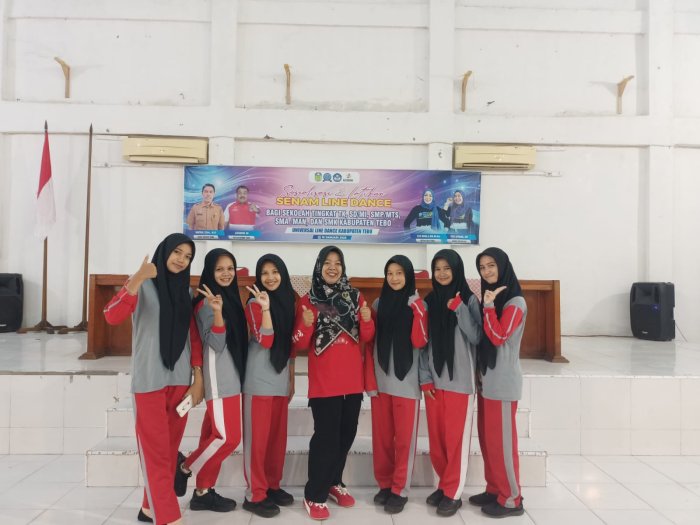 Siswa MAN 2 Tebo Antusias Ikuti Sosialisasi dan Latihan Line Dance di Aula DIKNAS Tebo