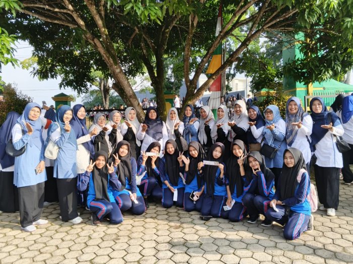 MAN 2 Bungo Meriahkan Jalan Santai Kerukunan HAB ke-80 Kemenag, Perkuat Persatuan dalam Keberagaman MAN 2 Bungo Meriahkan Jalan Santai Kerukunan HAB ke-80 Kemenag, Perkuat Persatuan dalam Keberagaman