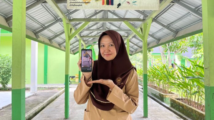 Cylla Shiffany dari MAN 2 Kota Jambi Bikin Heboh! Konten TikTok-nya Ajarkan Cara Bijak Merawat Barang Cylla Shiffany dari MAN 2 Kota Jambi Bikin Heboh! Konten TikTok-nya Ajarkan Cara Bijak Merawat Barang