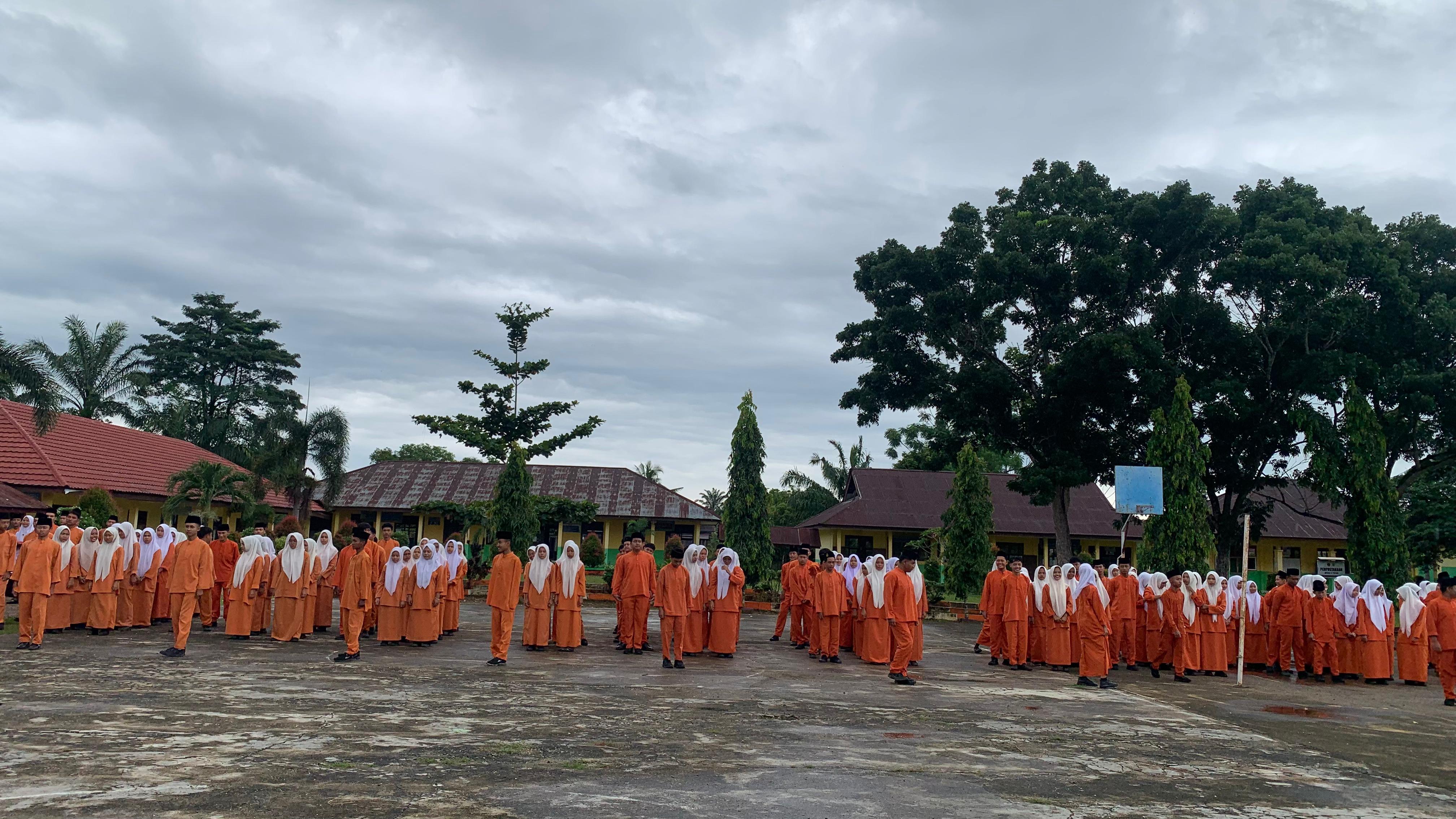 MAN 2 TEBO GELAR UPACARA HAB KEMENAG RI KE â€“ 79 : : â€œ UMAT RUKUN, MENUJU INDONESIA EMAS â€œ