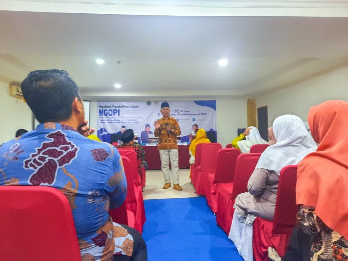 Walau Siang, Guru MTsN 1 Bungo Tetap Semangat Ikuti Sosialisasi KBC