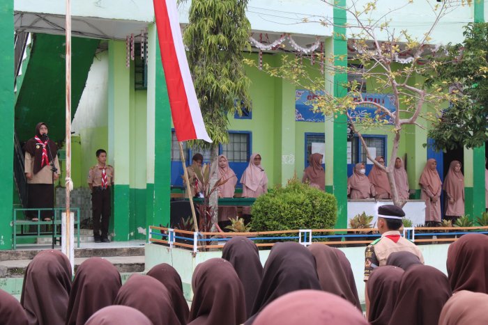 Kepala MAN 1 Kerinci Pimpin Upacara Hari Pramuka ke-65 Tahun 2026