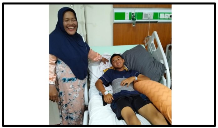 Wujud Kepedulian Madrasah, Waka Kesiswaan Dra. Hj. Rahayu Winastuti Jenguk Siswa Korban Kecelakaan Wujud Kepedulian Madrasah, Waka Kesiswaan Dra. Hj. Rahayu Winastuti Jenguk Siswa Korban Kecelakaan