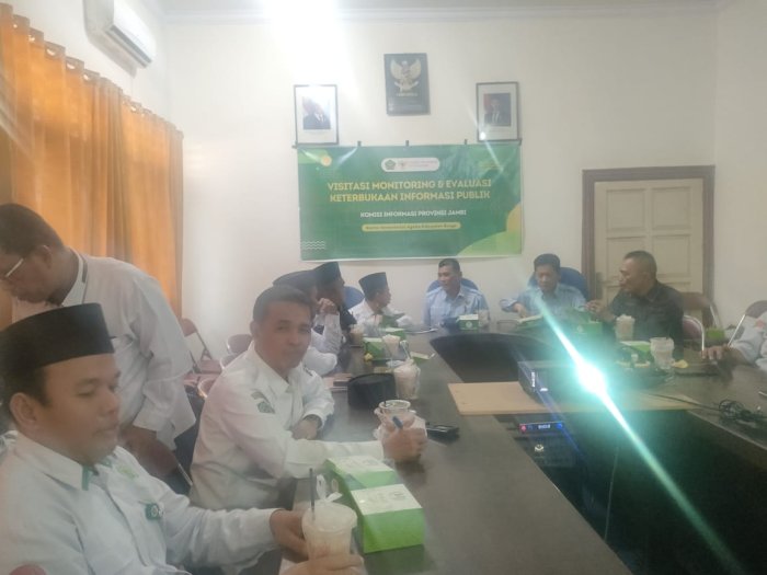 Penguatan Keterbukaan Informasi, Kepala MTsN 2 Bungo Turut Hadir pada Visitasi KIP 2025 Penguatan Keterbukaan Informasi, Kepala MTsN 2 Bungo Turut Hadir pada Visitasi KIP 2025