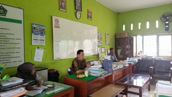 Libatkan Seluruh Guru dan Staf TU, MAN 1 Kota Jambi Sepakati Visi-Misi Periode Terbaru