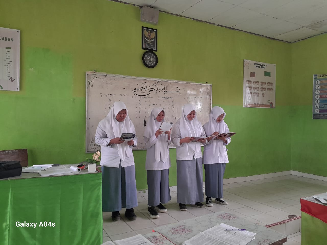 Membaca Puisi Tingkatkan Semangat Belajar Siswa MAN 2 Bungo Membaca Puisi Tingkatkan Semangat Belajar Siswa MAN 2 Bungo