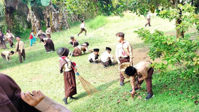 Karakter Gotong Royong di MIN 4 Tebo: Dimulai dari Hal Kecil, Dipupuk Sejak Dini