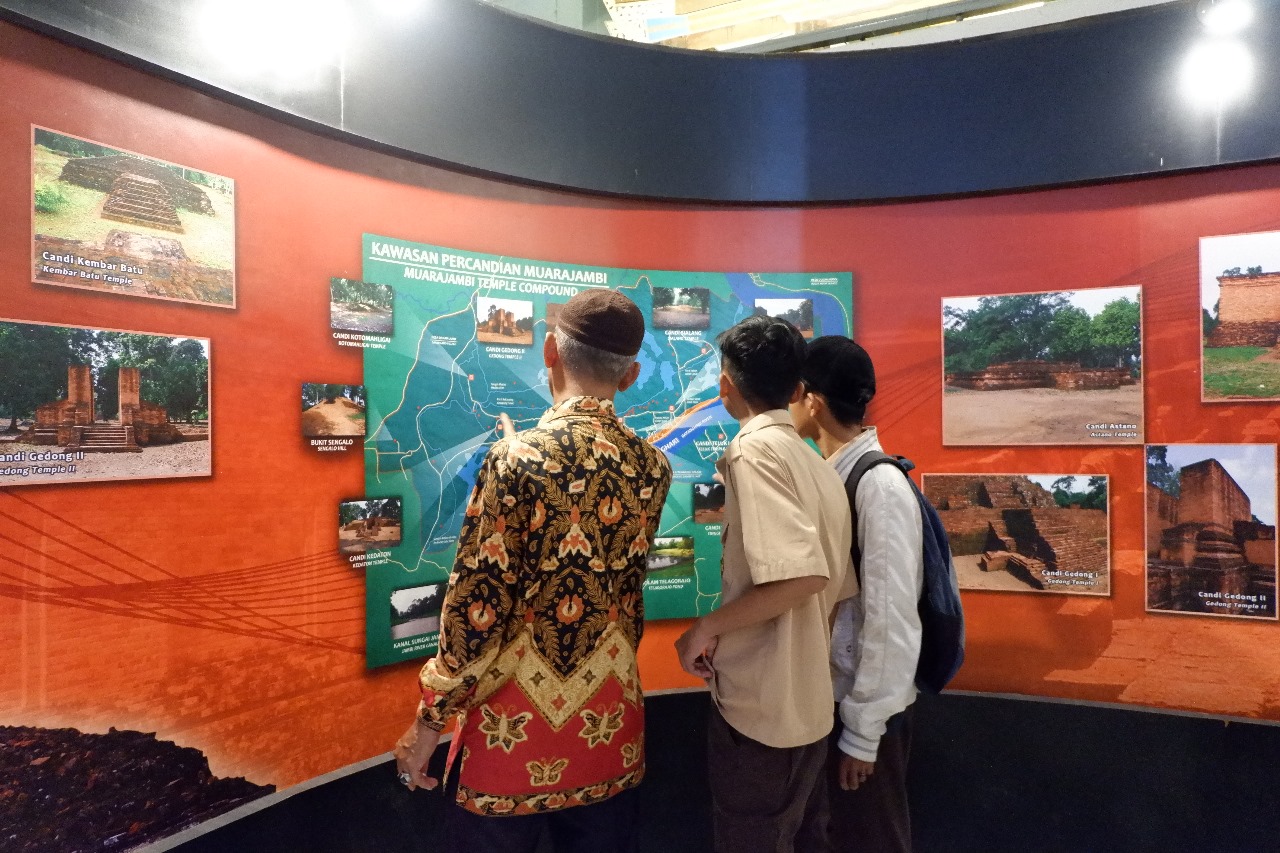 Siswa MAN 1 Kota Jambi Selami Sejarah Lokal Lewat Field Trip ke Museum Siginjai dan Museum Perjuangan Rakyat Jambi Siswa MAN 1 Kota Jambi Selami Sejarah Lokal Lewat Field Trip ke Museum Siginjai dan Museum Perjuangan Rakyat Jambi