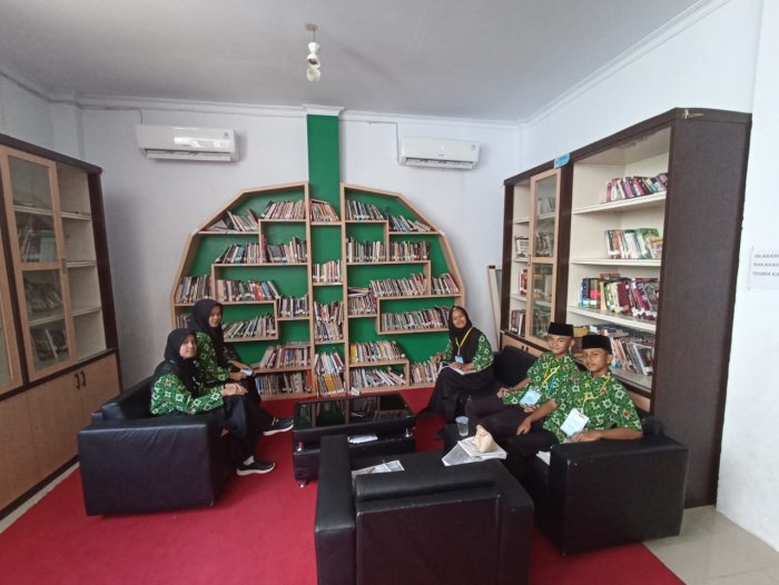 Siswa MTsN 2 Bungo Kunjungi Perpustakaan Daerah Bungo Siswa MTsN 2 Bungo Kunjungi Perpustakaan Daerah Bungo