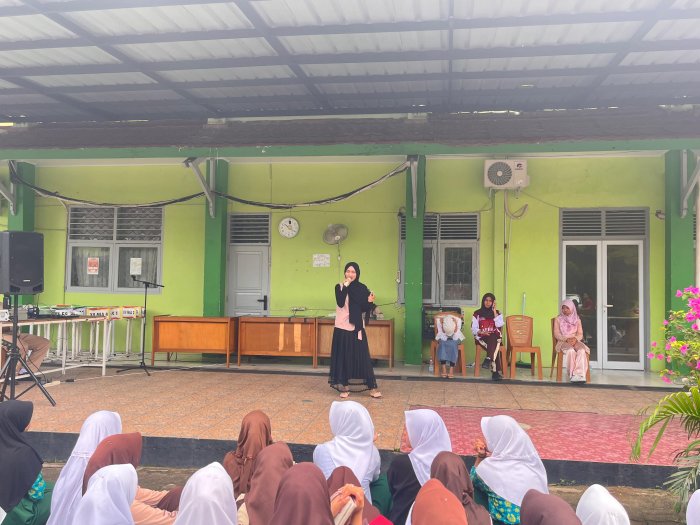Harmoni di Atas Panggung: Vokal Solo NEORUBIK Hadirkan Suara-suara Terbaik MAN 2 Kota Jambi Harmoni di Atas Panggung: Vokal Solo NEORUBIK Hadirkan Suara-suara Terbaik MAN 2 Kota Jambi