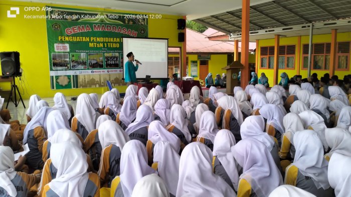 Bekali Siswa Hadapi Bulan Suci Ramadhan MTsN 1 Tebo Gelar Kajian Spesifik Ramadhan Bekali Siswa Hadapi Bulan Suci Ramadhan MTsN 1 Tebo Gelar Kajian Spesifik Ramadhan