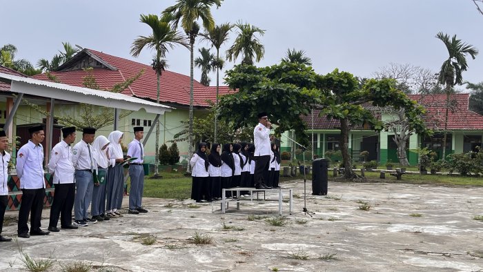 Apel Pagi dan Halal Bihalal Warnai Kebersamaan di MAN 1 Tanjung Jabung Timur Apel Pagi dan Halal Bihalal Warnai Kebersamaan di MAN 1 Tanjung Jabung Timur