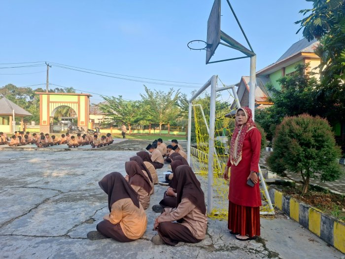 Pengajian Pagi MTsN 1 Bungo Berlangsung Khidmat, Bangun Spiritualitas di Hari Kamis Pengajian Pagi MTsN 1 Bungo Berlangsung Khidmat, Bangun Spiritualitas di Hari Kamis