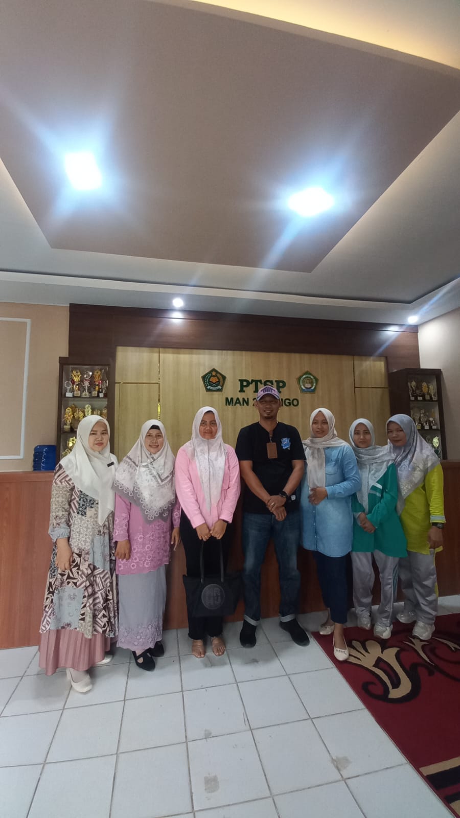 TIM KESEHATAN DARI PUSKESMAS MUARA BUNGO II KEMBALI SAMBANGI MAN 2 BUNGO DALAM RANGKA PELAKSANAAN KEGIATAN CEK KESEHATAN DASAR. TIM KESEHATAN DARI PUSKESMAS MUARA BUNGO II KEMBALI SAMBANGI MAN 2 BUNGO DALAM RANGKA PELAKSANAAN KEGIATAN CEK KESEHATAN DASAR.