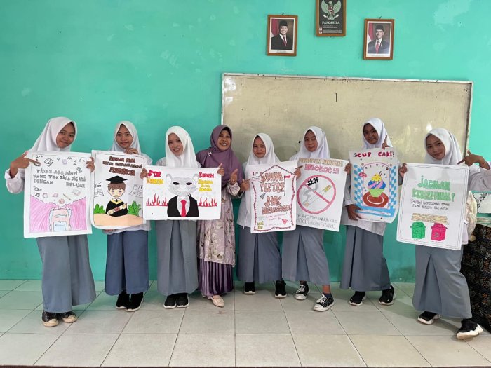 Asah Kreativitas Siswa dengan Membuat Poster Asah Kreativitas Siswa dengan Membuat Poster