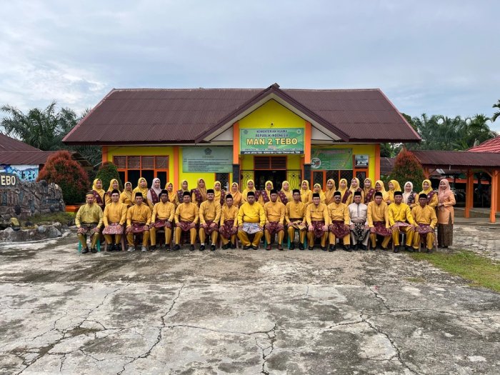 Upacara Hari Pendidikan Nasional 2026 di MAN 2 Tebo Berlangsung Khidmat Upacara Hari Pendidikan Nasional 2026 di MAN 2 Tebo Berlangsung Khidmat