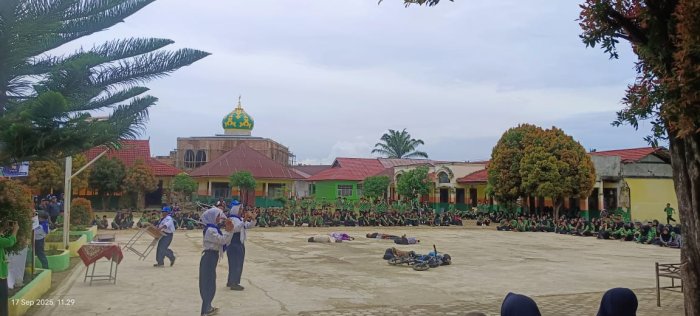 PMR MTsN 2 Bungo Curi Perhatian Warga Madrasah PMR MTsN 2 Bungo Curi Perhatian Warga Madrasah