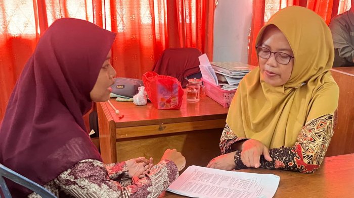 Mahasiswa PPLK MIN 4 Tebo Disupervisi dalam Penyusunan Instrumen Asesmen