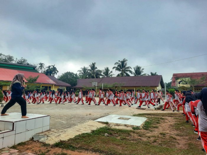 Pengembangan diri Pencak Silat MTsN 1 Bungo: Wadah Menyalurkan Potensi Peserta Didik dan Pelestarian Budaya Indonesia Pengembangan diri Pencak Silat MTsN 1 Bungo: Wadah Menyalurkan Potensi Peserta Didik dan Pelestarian Budaya Indonesia