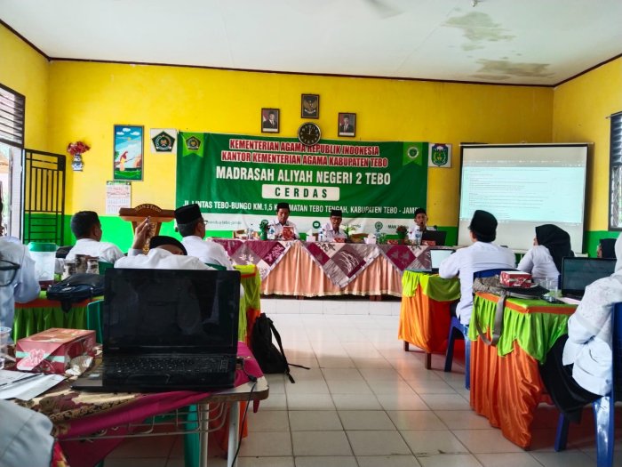 Kepala MTsN 5 Tebo Ikuti Sosialisasi Program Zona Integritas di MAN 2 Tebo
