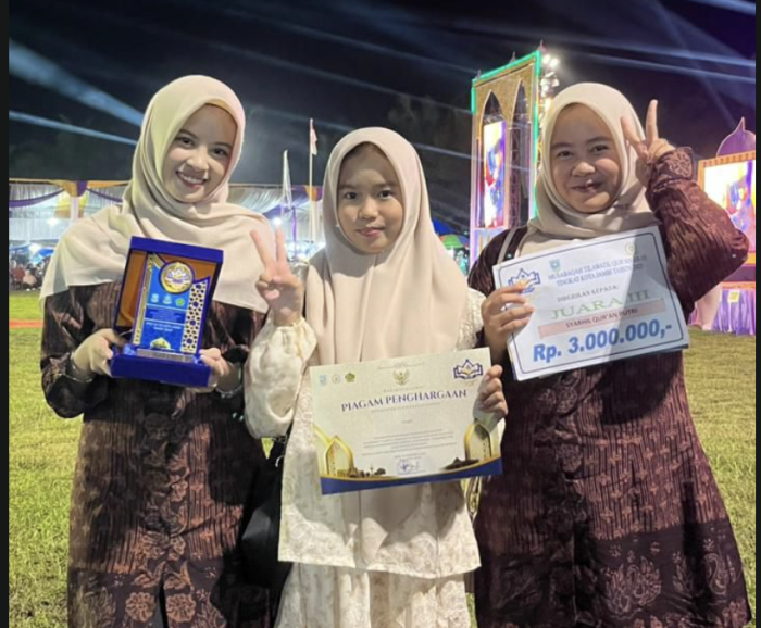 Arnessya Assajdah Hasibuan dan Alessia Putri Persembahkan Juara III MTQ ke-55, MAN 2 Kota Jambi Kembali Ukir Prestasi Arnessya Assajdah Hasibuan dan Alessia Putri Persembahkan Juara III MTQ ke-55, MAN 2 Kota Jambi Kembali Ukir Prestasi