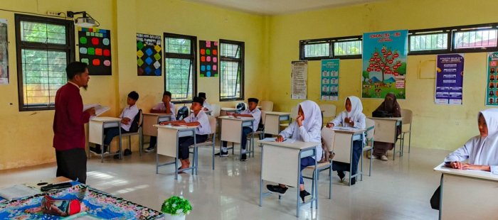Mahasiswa UMMUBA Lakukan Observasi Pra Penelitian di MTsN 1 Bungo: Kolaborasi Edukatif untuk Penguatan Pembelajaran TIK Mahasiswa UMMUBA Lakukan Observasi Pra Penelitian di MTsN 1 Bungo: Kolaborasi Edukatif untuk Penguatan Pembelajaran TIK