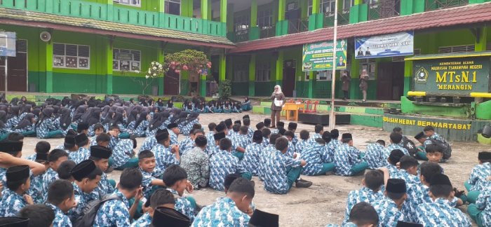 Sosialisasi Kesehatan Reproduksi Bagi Peserta Didik Oleh Puskesmas Bangko Sosialisasi Kesehatan Reproduksi Bagi Peserta Didik Oleh Puskesmas Bangko