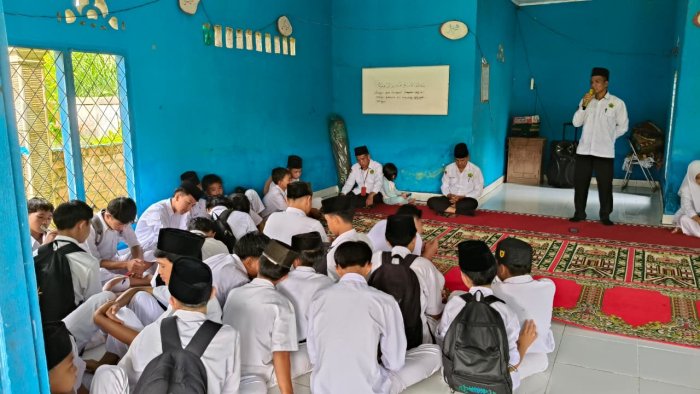 MTsN 5 Tebo Gelar Pesantren Kilat dan Tadarusan di Minggu Terakhir Menjelang Libur Idul Fitri 2026 MTsN 5 Tebo Gelar Pesantren Kilat dan Tadarusan di Minggu Terakhir Menjelang Libur Idul Fitri 2026