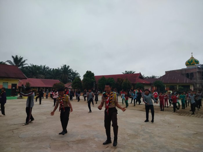 Senam Sehat Meriahkan Persami Pramuka di MTsN 2 Bungo Senam Sehat Meriahkan Persami Pramuka di MTsN 2 Bungo